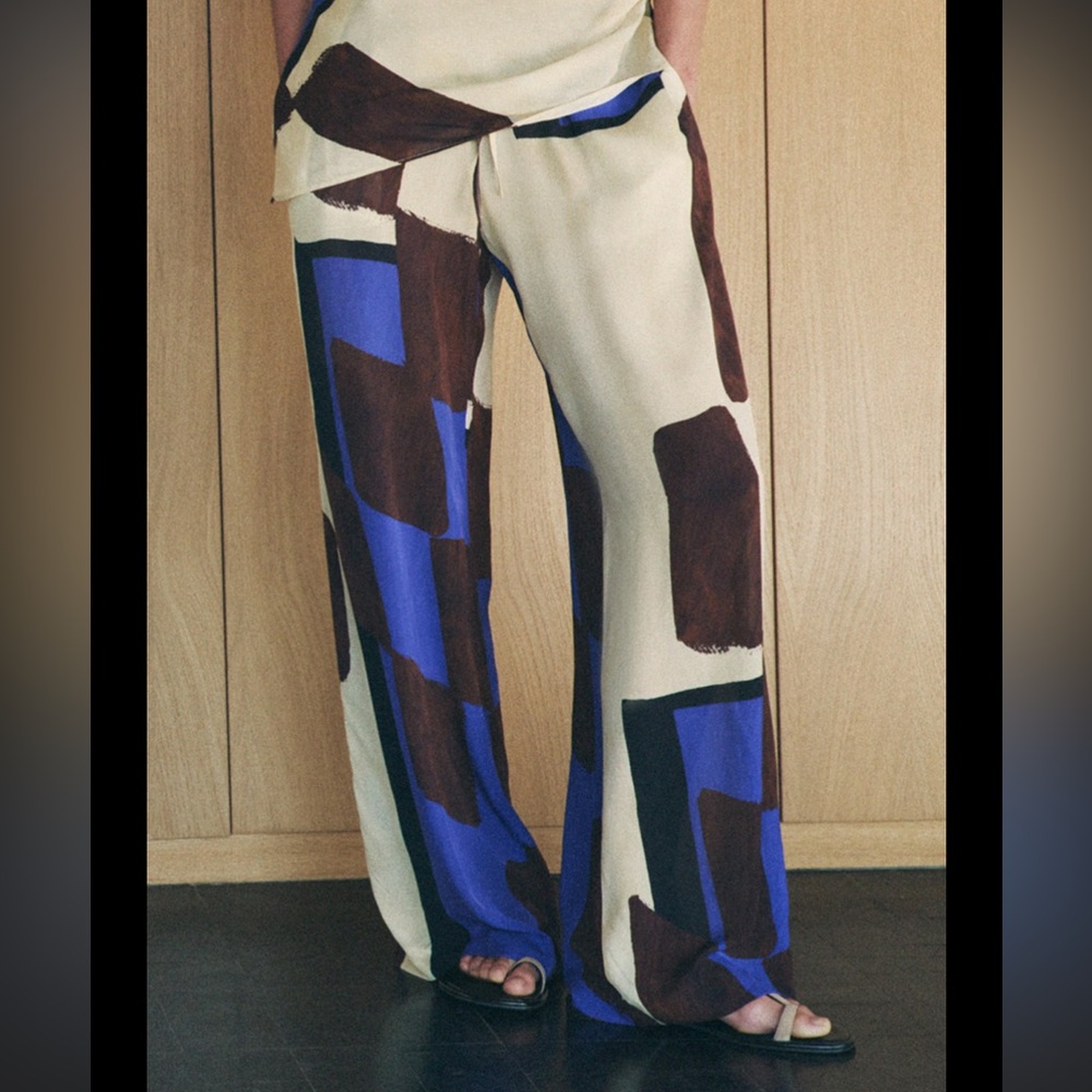 NWT Zara size S printed pull on drawstring pants